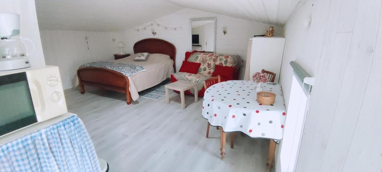 Studio Propre Et Cosy Le Mesnil-en-Vallee Экстерьер фото