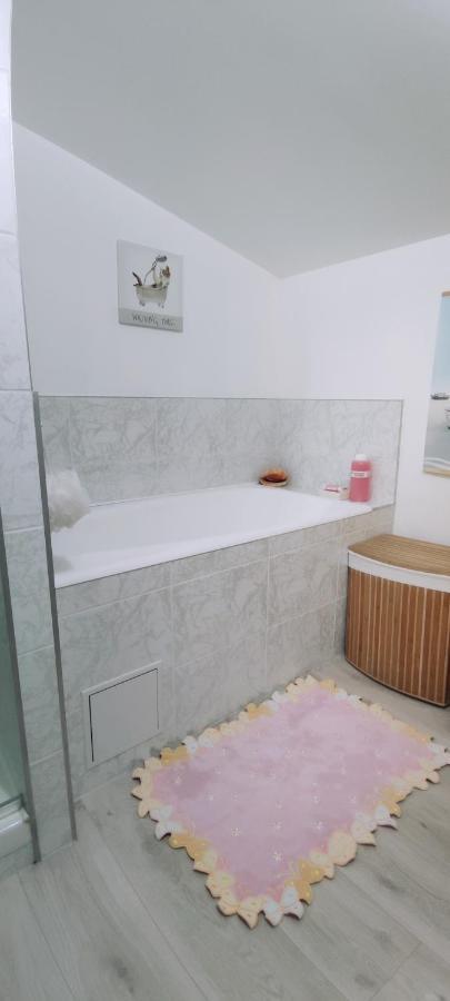 Studio Propre Et Cosy Le Mesnil-en-Vallee Экстерьер фото