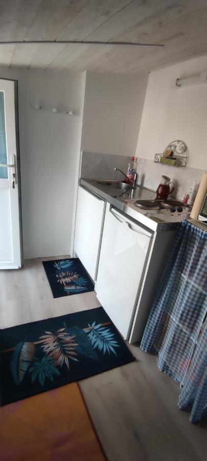 Studio Propre Et Cosy Le Mesnil-en-Vallee Экстерьер фото